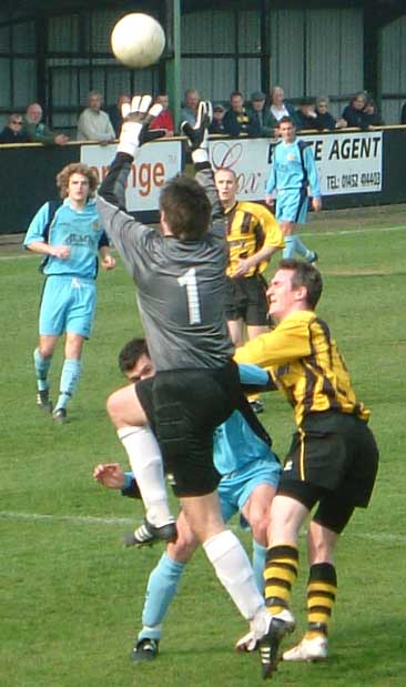 Bevan challenges Hitchin keeper