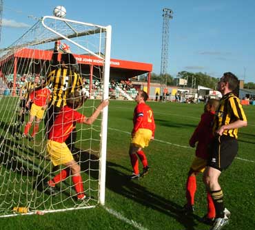 Hamblin goes in for a corner