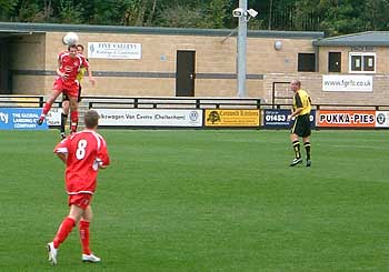 Tomkins holds on vs Hemel